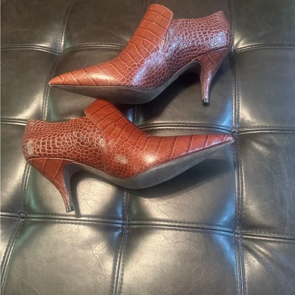 Tory Burch Brown Crocodile Pattern Heeled Shoes size 10 - Picture 3 of 7